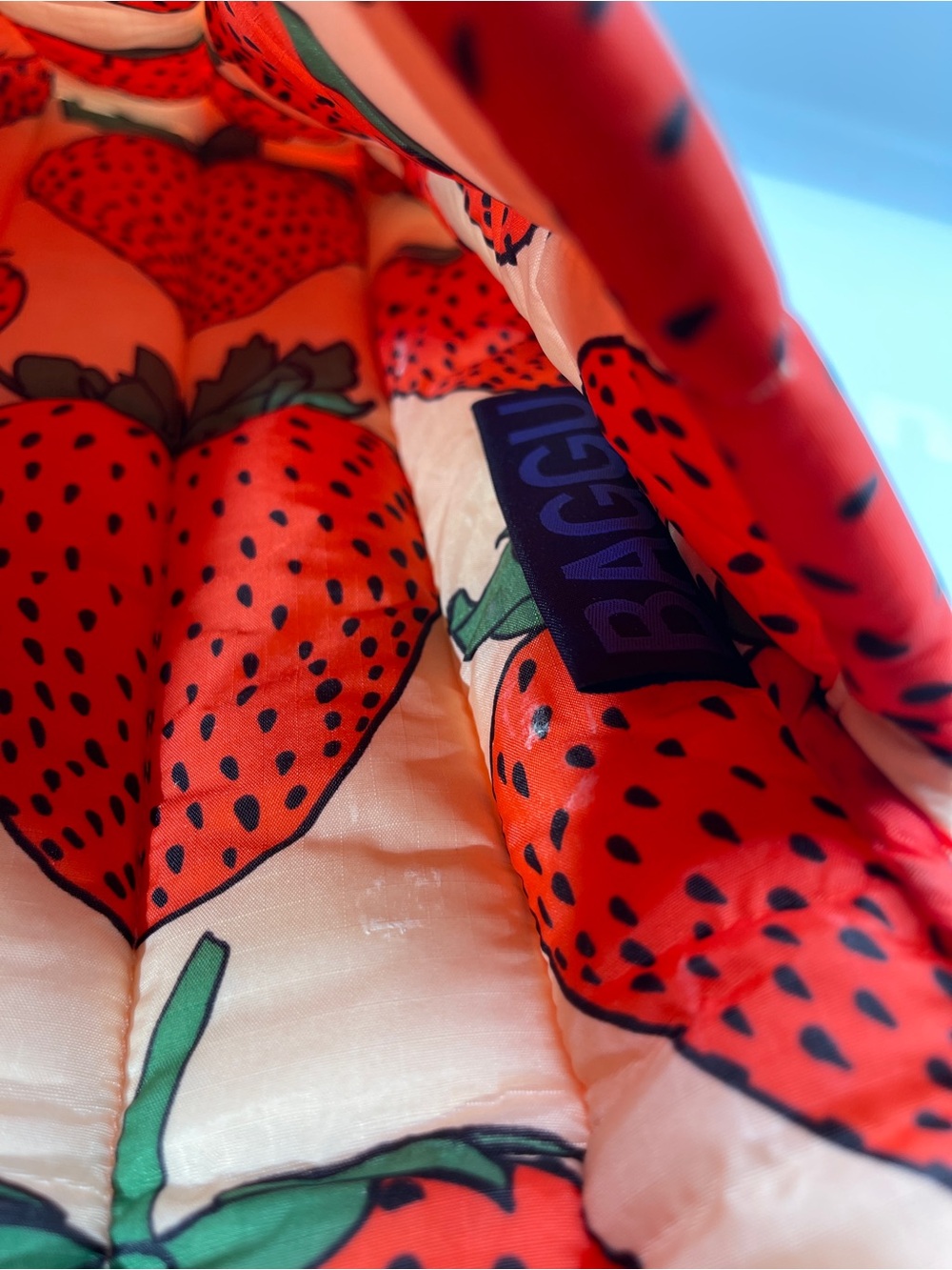 BAGGU Strawberry Print Padded Laptop Sleeve — Red & Cream - Picture 6 of 6